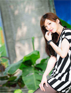 《亚洲美女色图-已满18周岁请点击进入网站》