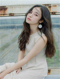 《欧美真人性野外做爰-sky258》