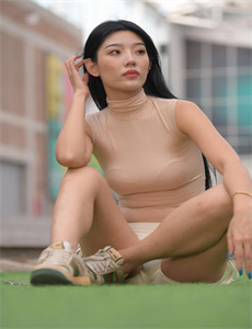 《水咲萝拉白妖精-亲屁眼》