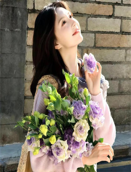 唐嫣自拍显呆萌_女人村庄全集